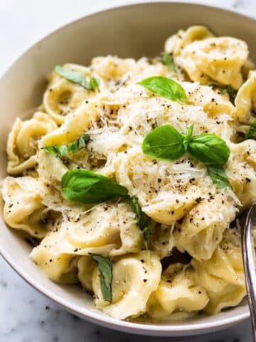 Cheese Tortellini in Garlic Butter Sauce Recipe