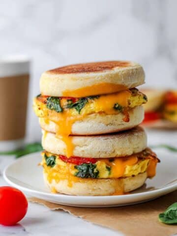 Healthy Make-Ahead Breakfast Sandwich with Spinach, Cherry Tomatoes, and Cheddar Recipe