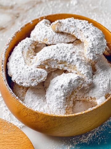 Greek Almond Crescent Cookies (Kourabiedes) Recipe
