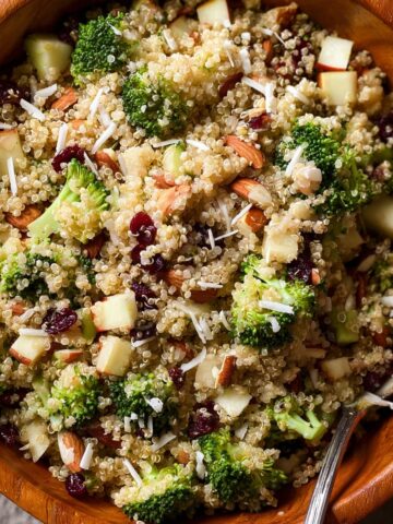 Broccoli-Cheddar Quinoa Salad Recipe