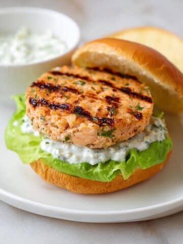 Salmon Burger with Dill and Lemon Recipe
