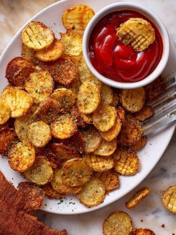 Viral Crispy Garlic Parmesan Crusted Potatoes Recipe