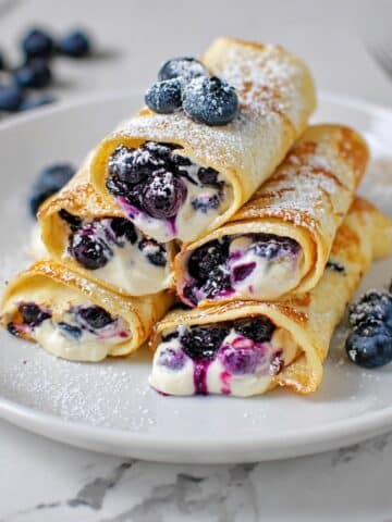 Crispy Keto Blueberry Cream Cheese Roll-Ups Recipe
