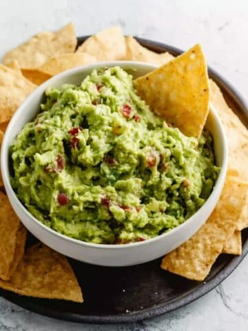 Best Ever Guacamole (Fresh, Easy & Authentic) Recipe