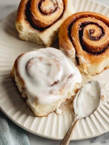 Cream Cheese Frosting for Cinnamon Rolls Recipe