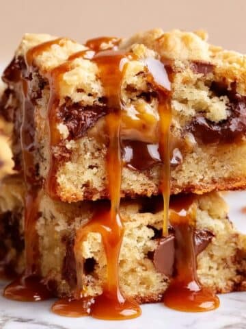 Chocolate Chip Caramel Butter Bars Recipe