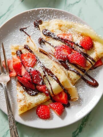 Crêpes with Strawberries and Chocolate Recipe