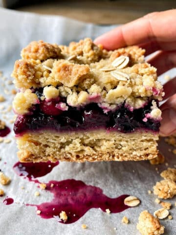 Vegan Blackberry Crumble Bars Recipe